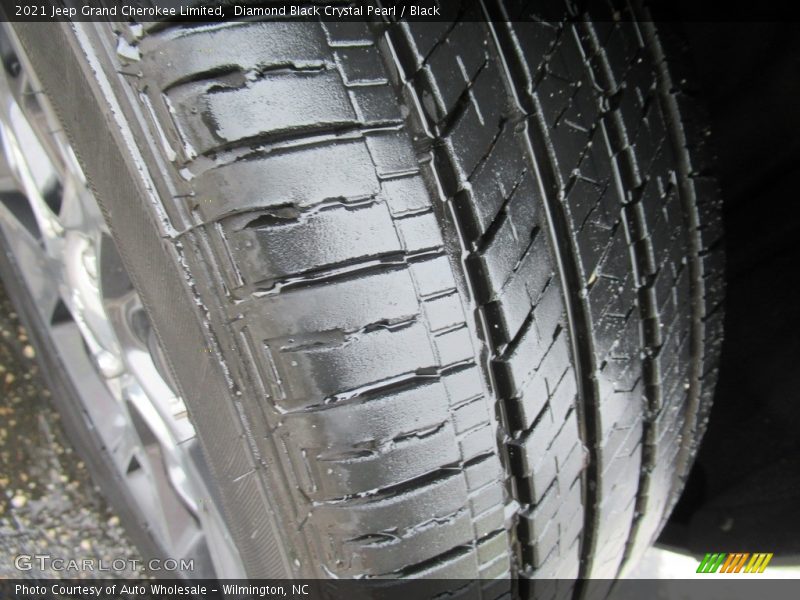 Diamond Black Crystal Pearl / Black 2021 Jeep Grand Cherokee Limited