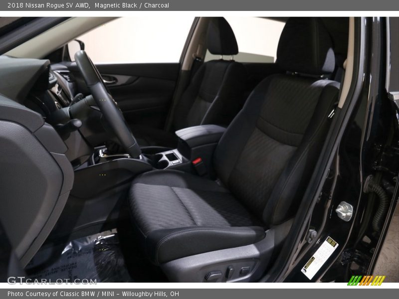 Magnetic Black / Charcoal 2018 Nissan Rogue SV AWD