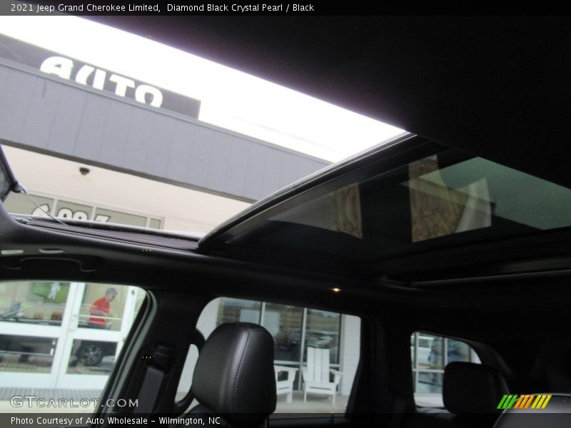 Diamond Black Crystal Pearl / Black 2021 Jeep Grand Cherokee Limited
