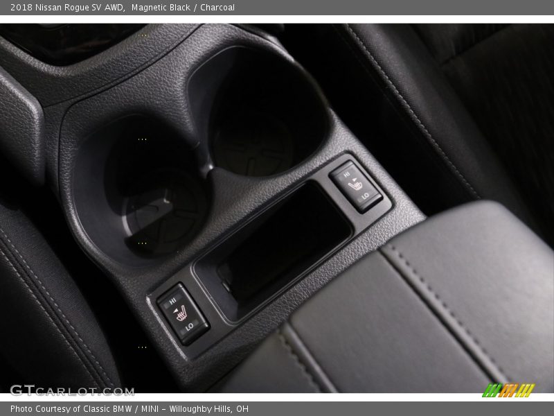 Magnetic Black / Charcoal 2018 Nissan Rogue SV AWD