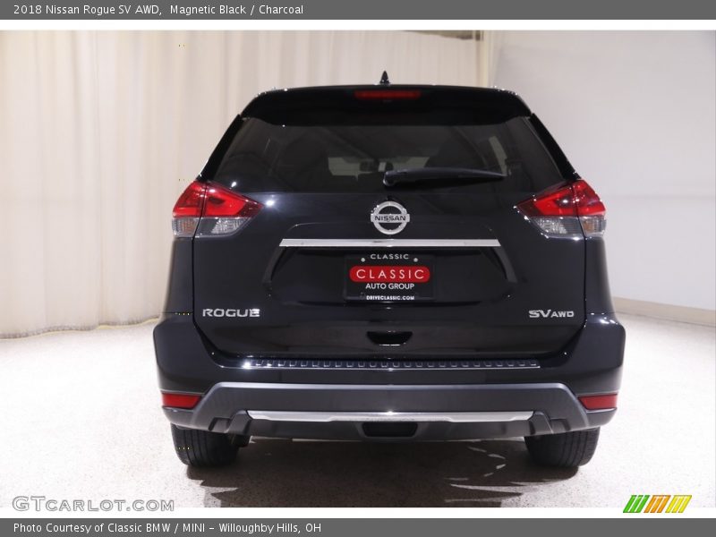 Magnetic Black / Charcoal 2018 Nissan Rogue SV AWD