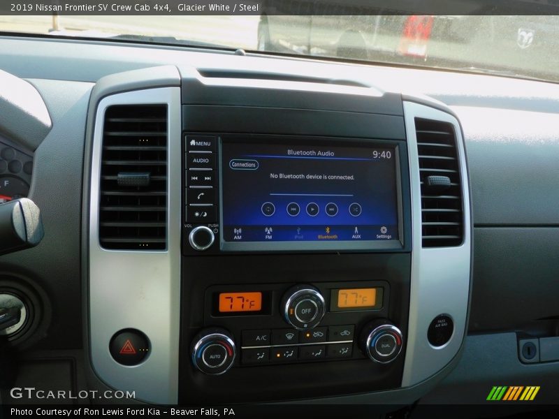 Glacier White / Steel 2019 Nissan Frontier SV Crew Cab 4x4