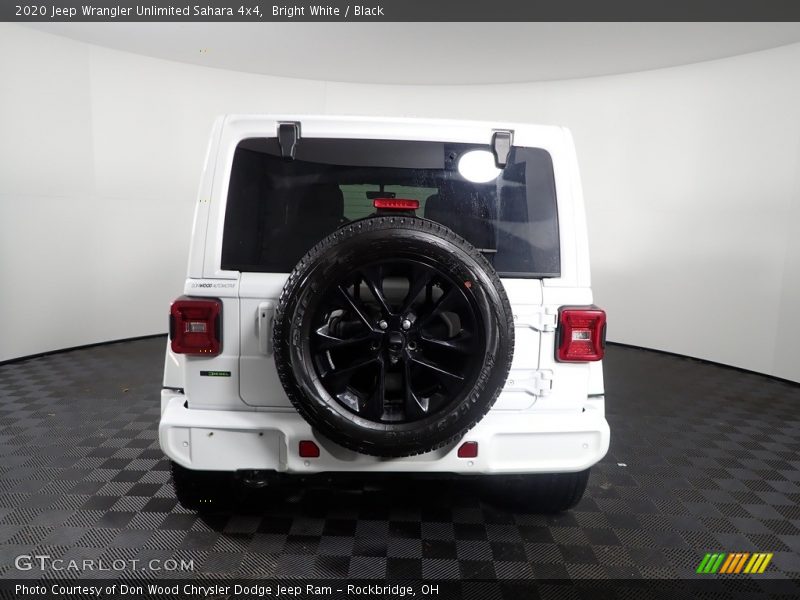 Bright White / Black 2020 Jeep Wrangler Unlimited Sahara 4x4