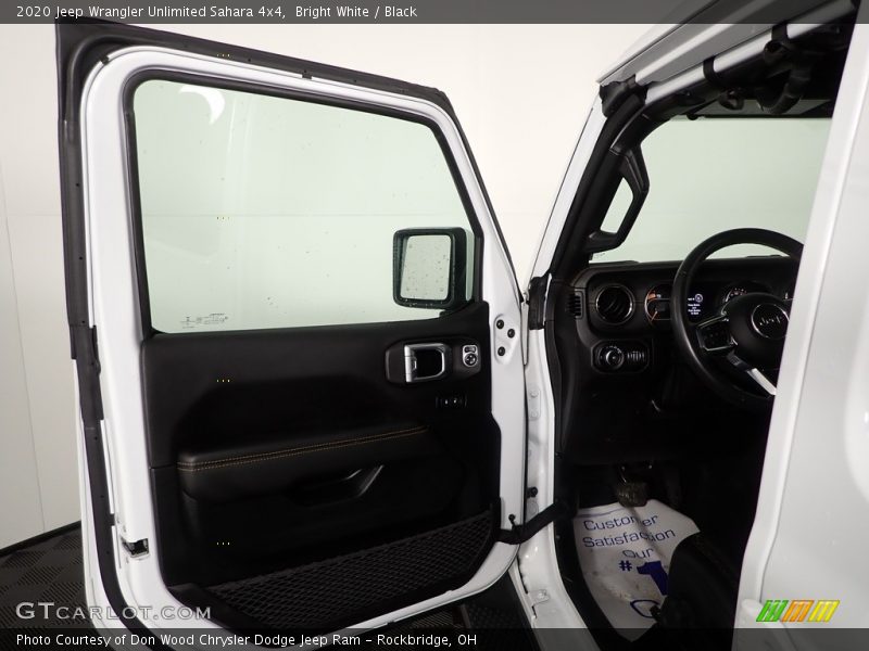 Bright White / Black 2020 Jeep Wrangler Unlimited Sahara 4x4
