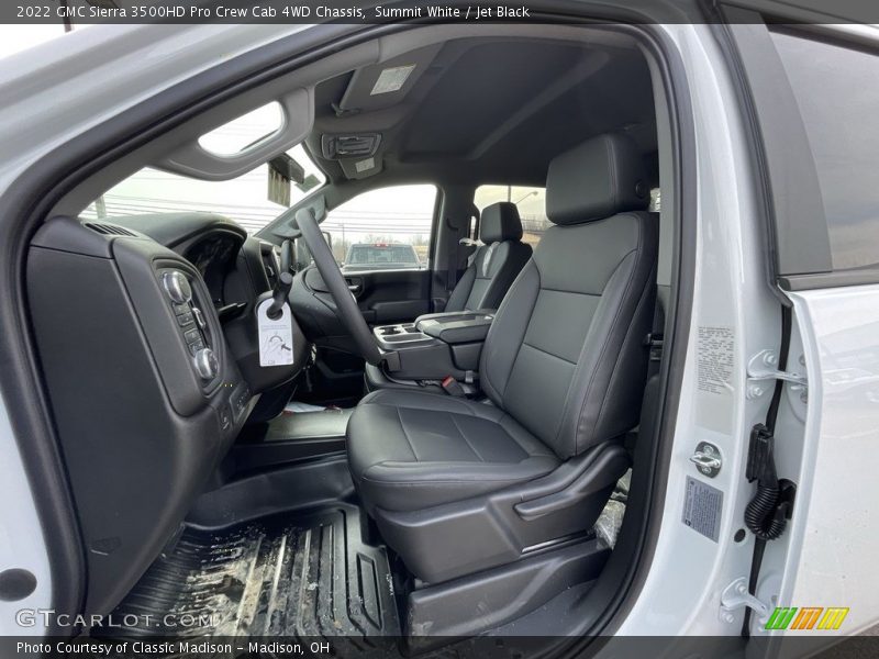 Summit White / Jet Black 2022 GMC Sierra 3500HD Pro Crew Cab 4WD Chassis