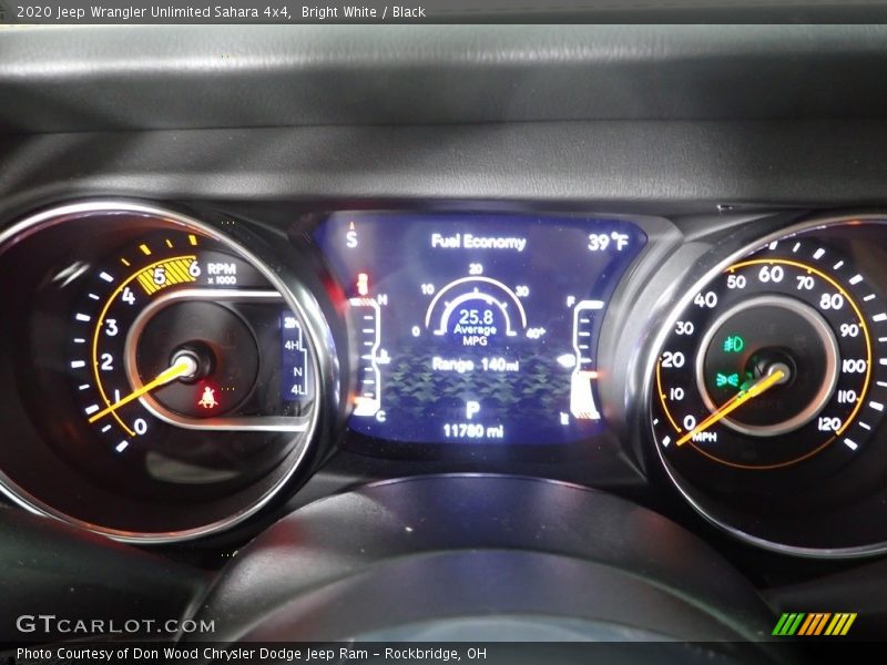 Bright White / Black 2020 Jeep Wrangler Unlimited Sahara 4x4