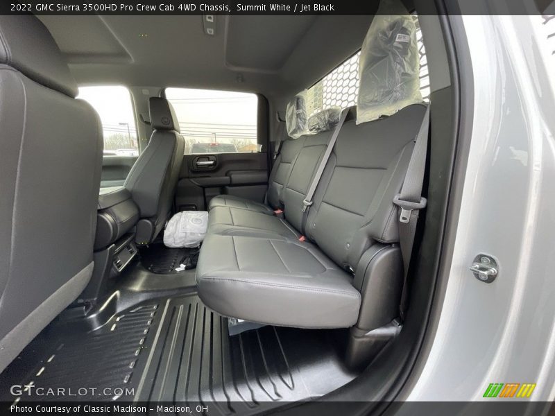 Summit White / Jet Black 2022 GMC Sierra 3500HD Pro Crew Cab 4WD Chassis