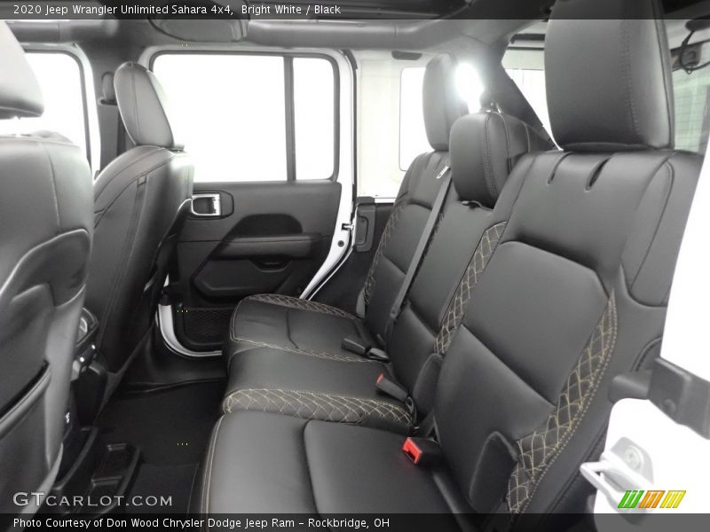 Bright White / Black 2020 Jeep Wrangler Unlimited Sahara 4x4