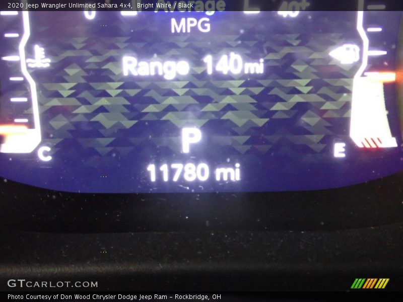 Bright White / Black 2020 Jeep Wrangler Unlimited Sahara 4x4