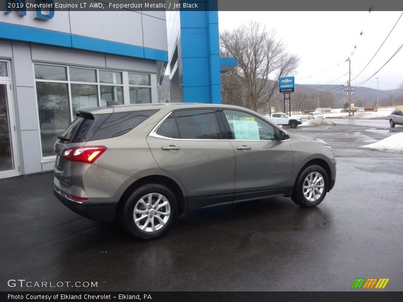 Pepperdust Metallic / Jet Black 2019 Chevrolet Equinox LT AWD