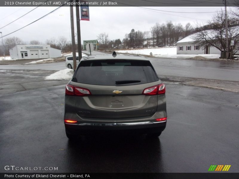 Pepperdust Metallic / Jet Black 2019 Chevrolet Equinox LT AWD