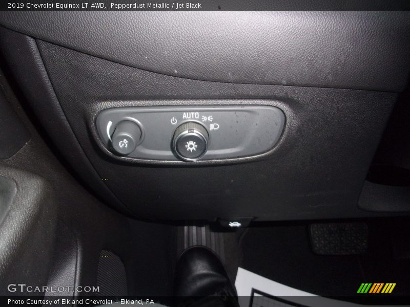 Pepperdust Metallic / Jet Black 2019 Chevrolet Equinox LT AWD
