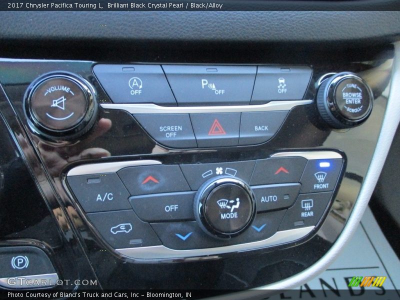 Brilliant Black Crystal Pearl / Black/Alloy 2017 Chrysler Pacifica Touring L