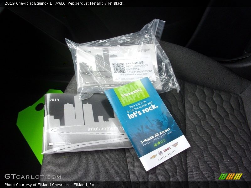 Pepperdust Metallic / Jet Black 2019 Chevrolet Equinox LT AWD