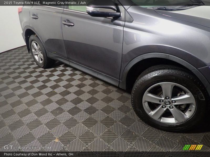 Magnetic Gray Metallic / Ash 2015 Toyota RAV4 XLE