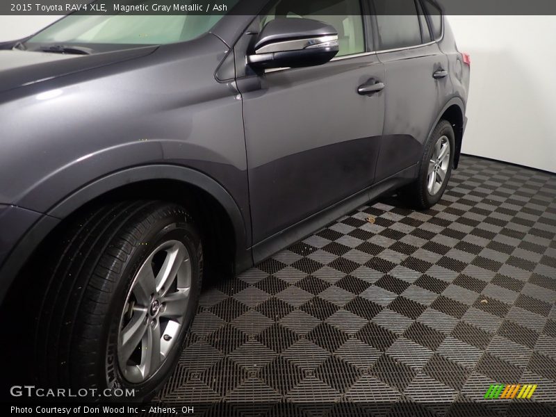Magnetic Gray Metallic / Ash 2015 Toyota RAV4 XLE