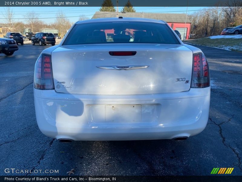 Bright White / Black 2014 Chrysler 300 S AWD