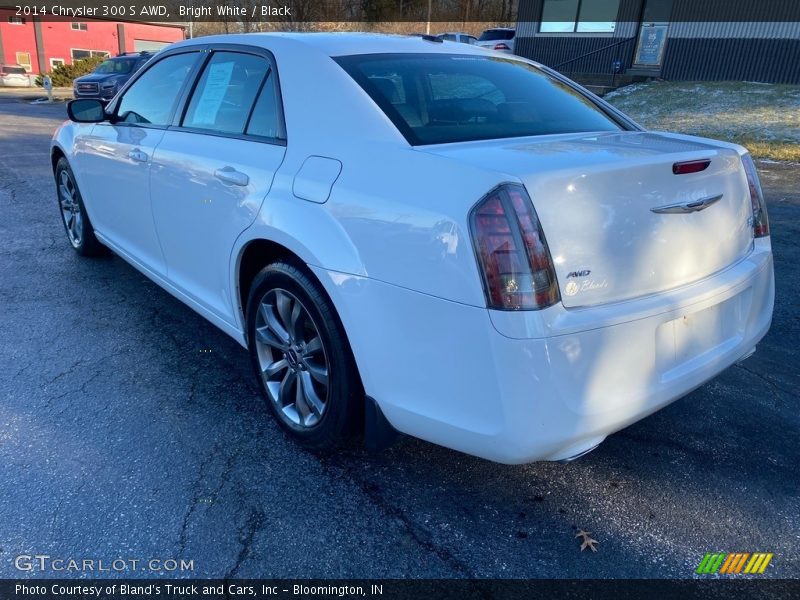 Bright White / Black 2014 Chrysler 300 S AWD
