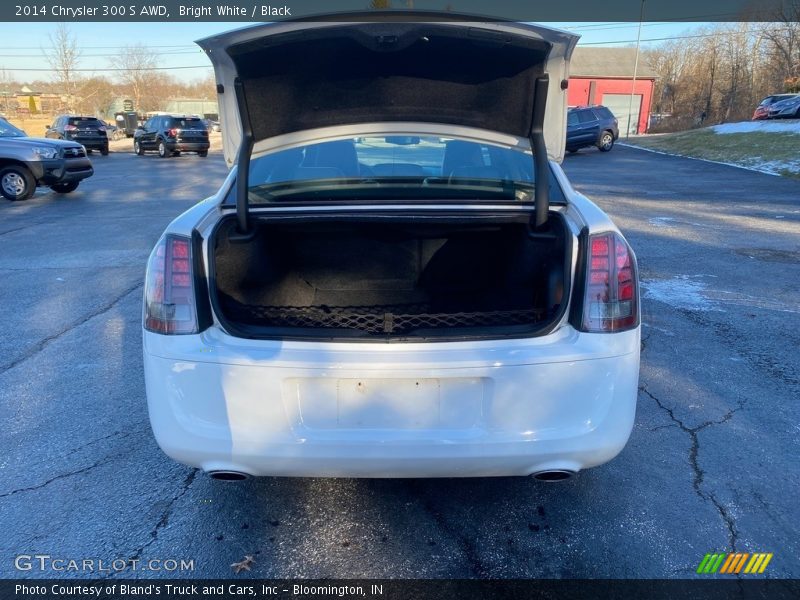 Bright White / Black 2014 Chrysler 300 S AWD