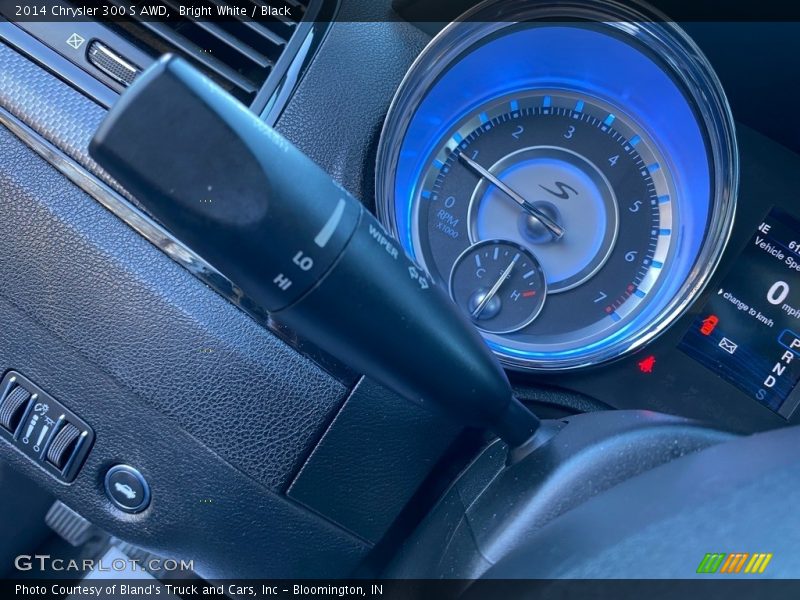 Controls of 2014 300 S AWD