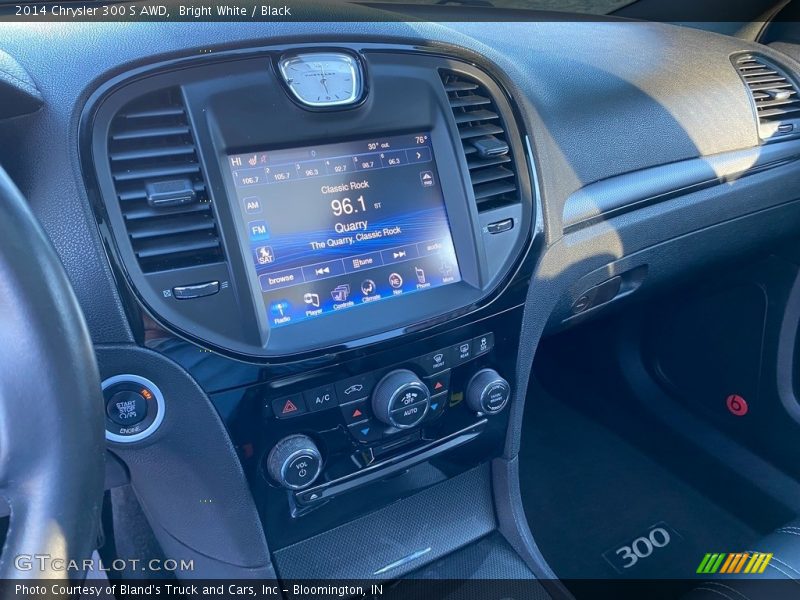 Controls of 2014 300 S AWD