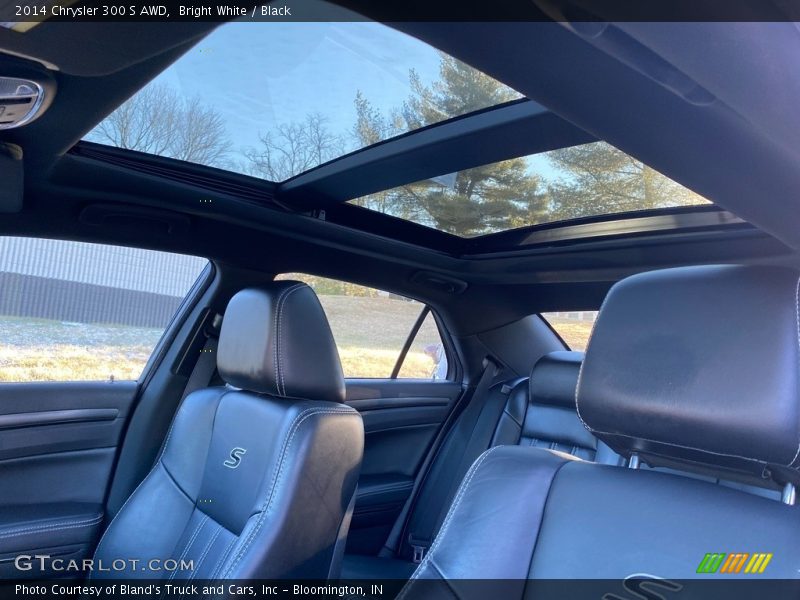 Sunroof of 2014 300 S AWD