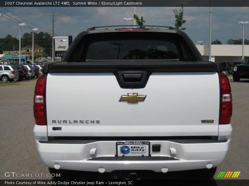 Summit White / Ebony/Light Cashmere 2007 Chevrolet Avalanche LTZ 4WD