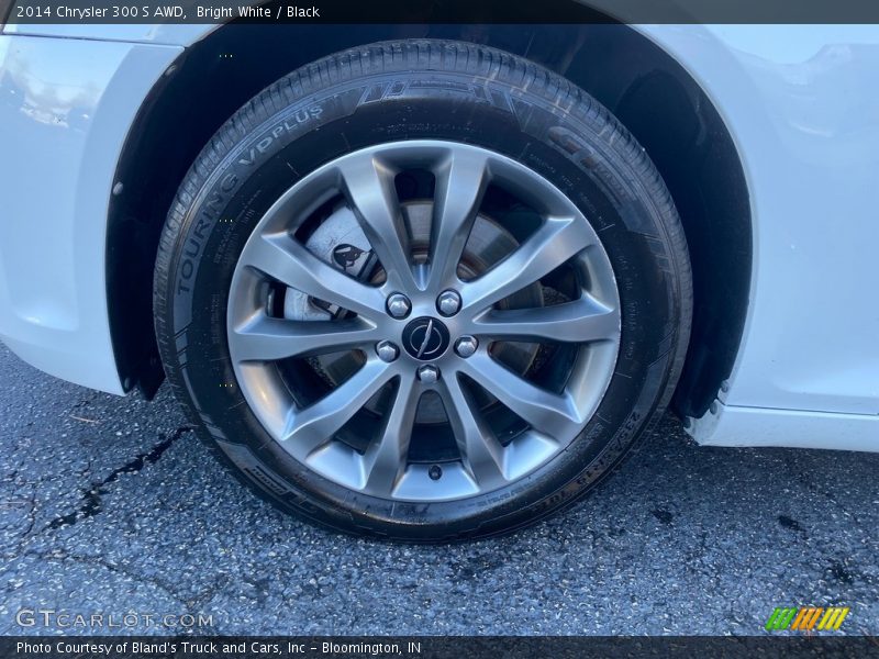  2014 300 S AWD Wheel