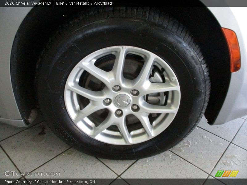 Billet Silver Metallic / Alloy/Black 2020 Chrysler Voyager LXi