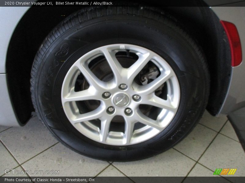 Billet Silver Metallic / Alloy/Black 2020 Chrysler Voyager LXi