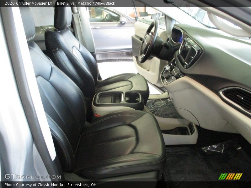 Billet Silver Metallic / Alloy/Black 2020 Chrysler Voyager LXi