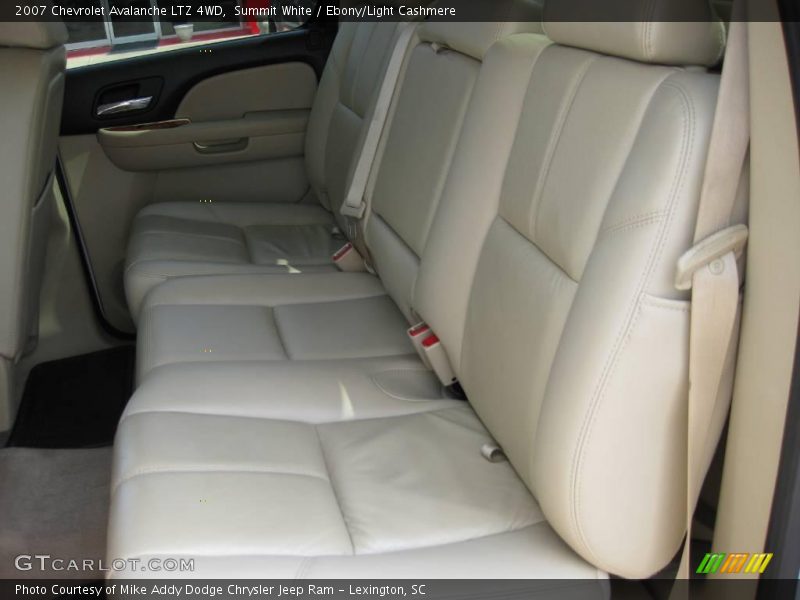 Summit White / Ebony/Light Cashmere 2007 Chevrolet Avalanche LTZ 4WD