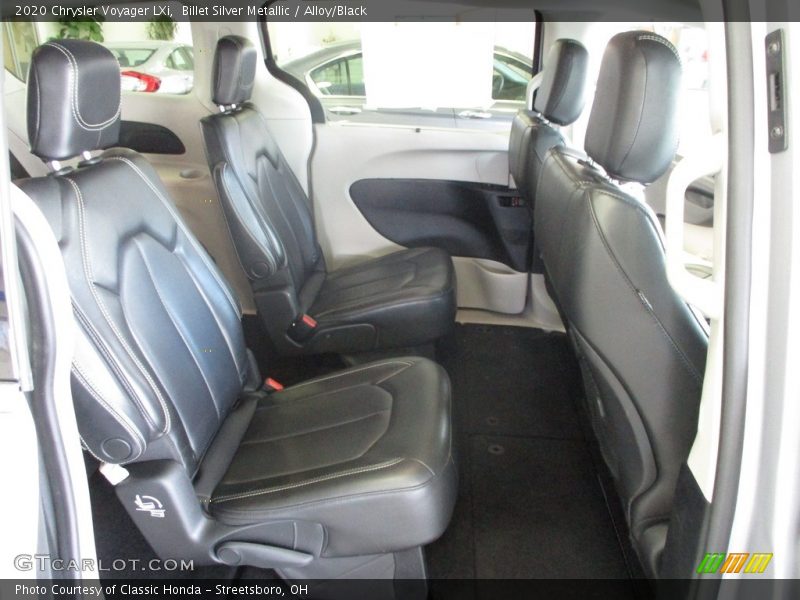 Billet Silver Metallic / Alloy/Black 2020 Chrysler Voyager LXi