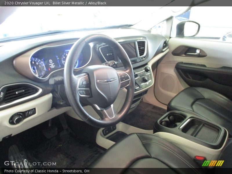 Billet Silver Metallic / Alloy/Black 2020 Chrysler Voyager LXi