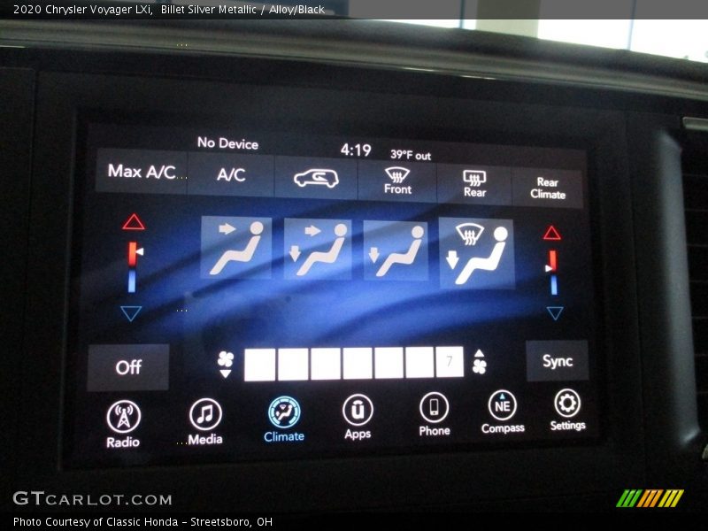 Billet Silver Metallic / Alloy/Black 2020 Chrysler Voyager LXi