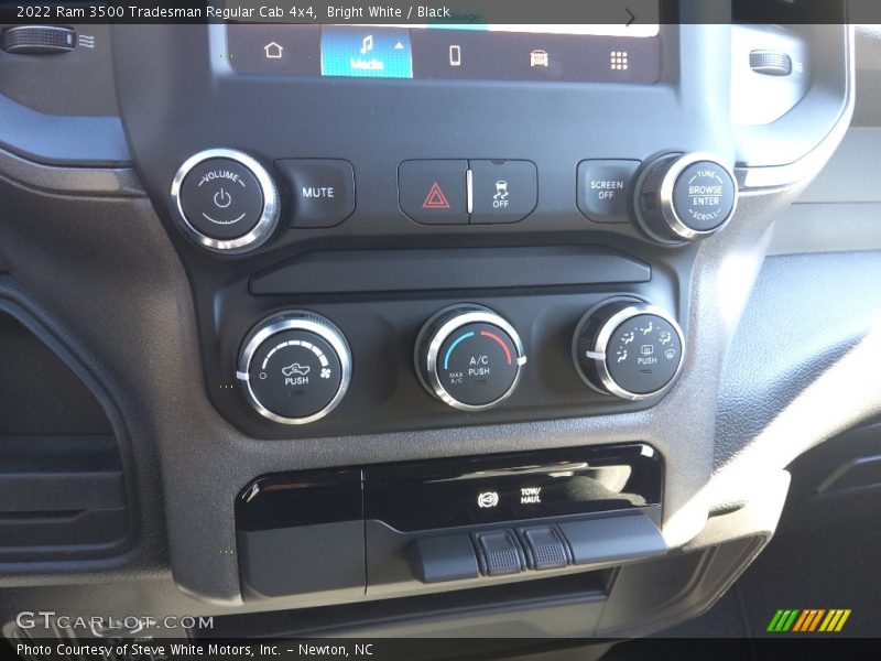 Bright White / Black 2022 Ram 3500 Tradesman Regular Cab 4x4
