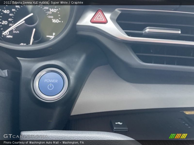 Super White / Graphite 2022 Toyota Sienna XLE Hybrid