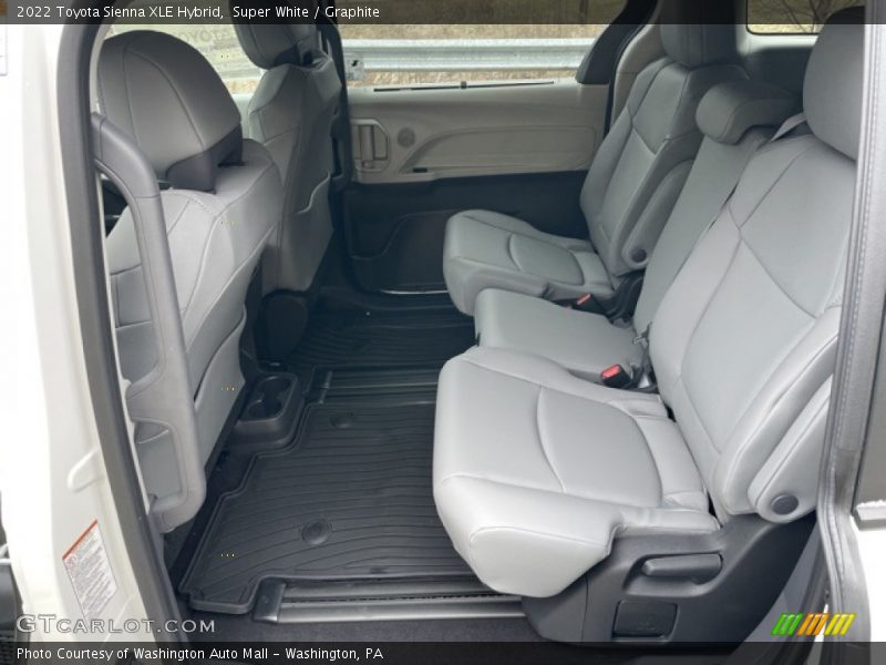 Super White / Graphite 2022 Toyota Sienna XLE Hybrid