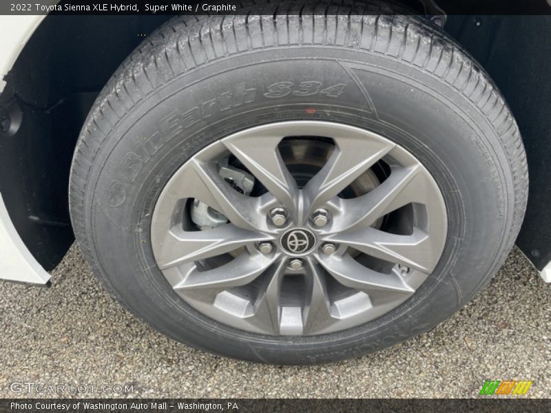 Super White / Graphite 2022 Toyota Sienna XLE Hybrid