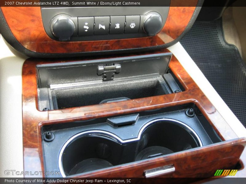 Summit White / Ebony/Light Cashmere 2007 Chevrolet Avalanche LTZ 4WD