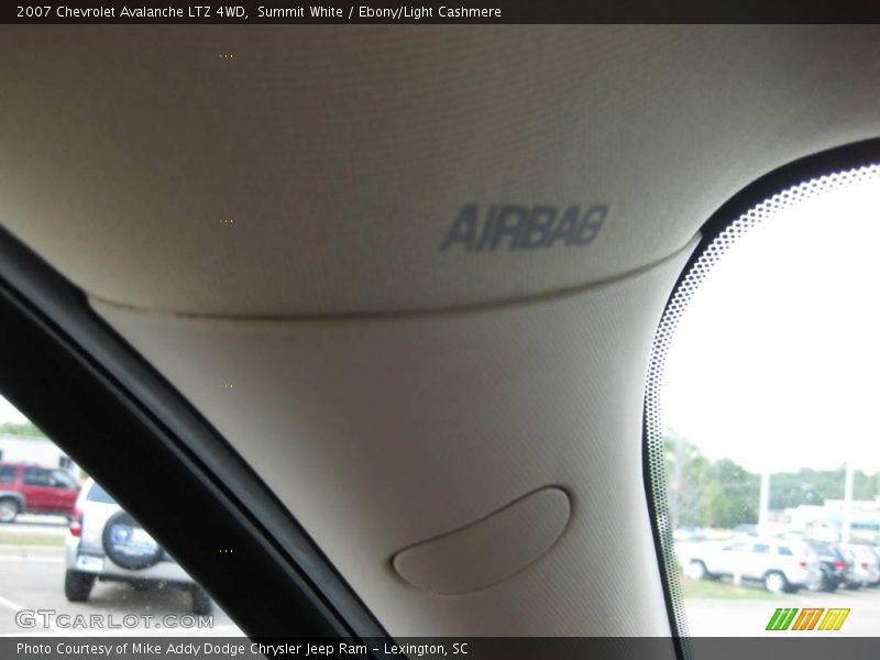 Summit White / Ebony/Light Cashmere 2007 Chevrolet Avalanche LTZ 4WD