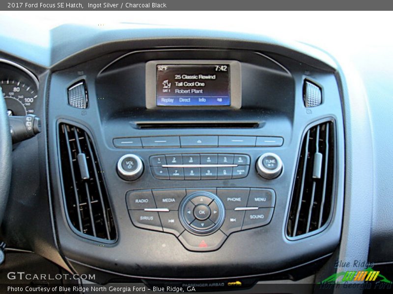 Ingot Silver / Charcoal Black 2017 Ford Focus SE Hatch