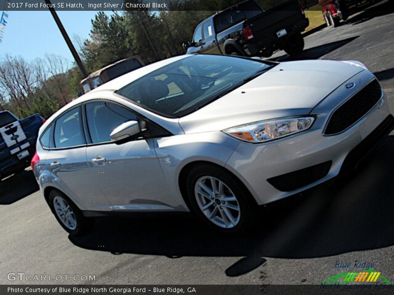 Ingot Silver / Charcoal Black 2017 Ford Focus SE Hatch