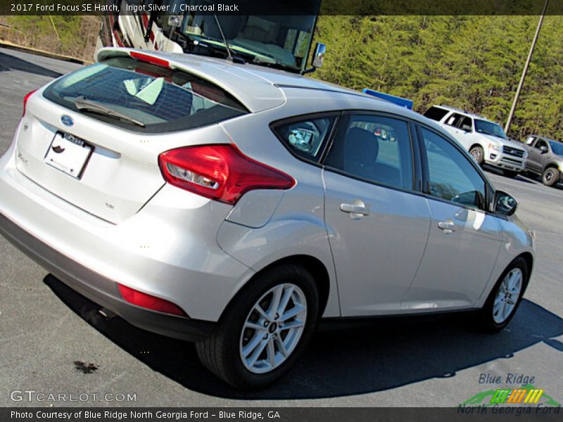 Ingot Silver / Charcoal Black 2017 Ford Focus SE Hatch