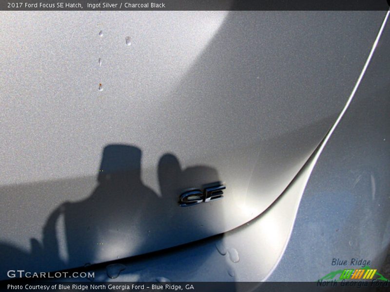 Ingot Silver / Charcoal Black 2017 Ford Focus SE Hatch