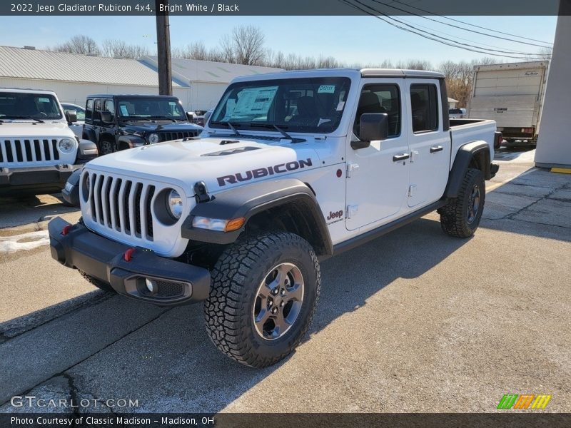 Front 3/4 View of 2022 Gladiator Rubicon 4x4