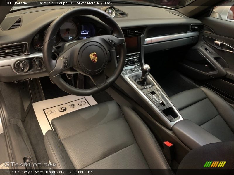 Front Seat of 2013 911 Carrera 4S Coupe