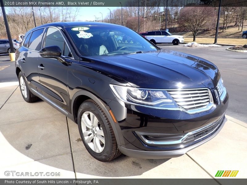 Front 3/4 View of 2018 MKX Premiere AWD