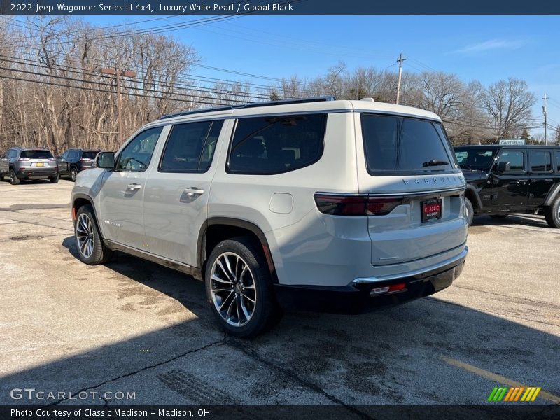 Luxury White Pearl / Global Black 2022 Jeep Wagoneer Series III 4x4