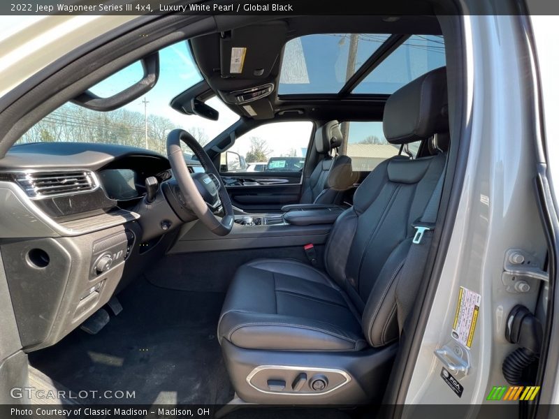 Luxury White Pearl / Global Black 2022 Jeep Wagoneer Series III 4x4